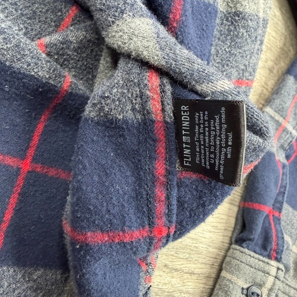 Flint And Tinder Flannel Shirt Men XL Blue Red Plaid Double Pocket Button Up USA - Picture 8 of 14